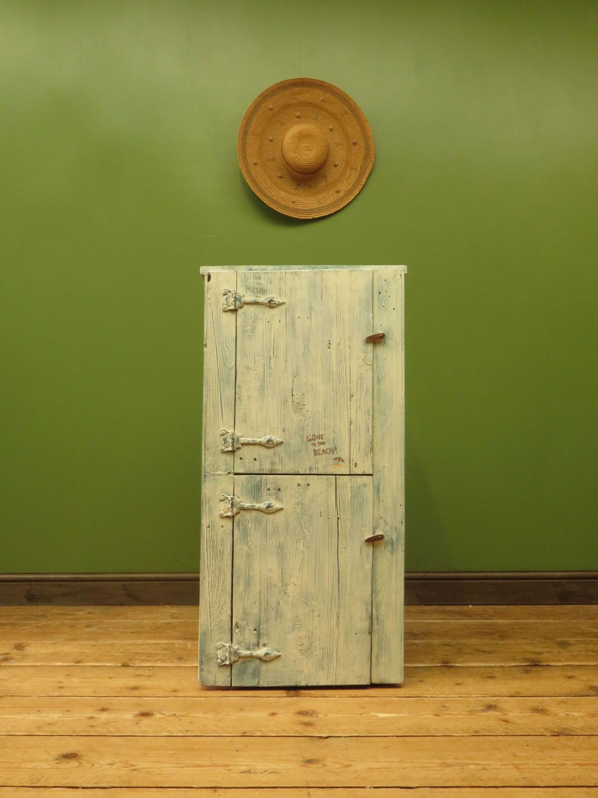 Beach Hut Style Cupboard photo 365.0