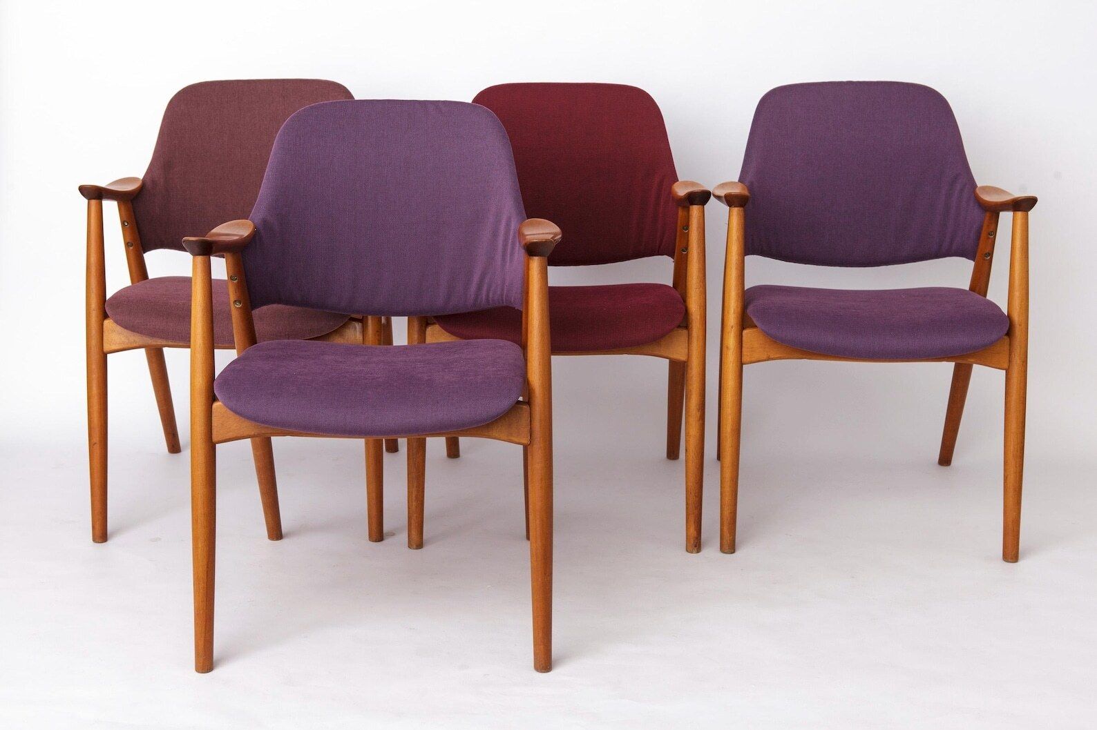 Vintage Lounge Stoelen, Set Van 4 – Duitsland, Ca. Jaren 1960, Beukenhout, Opnieuw Bekleed, Mid Century Woonkamerstoelen