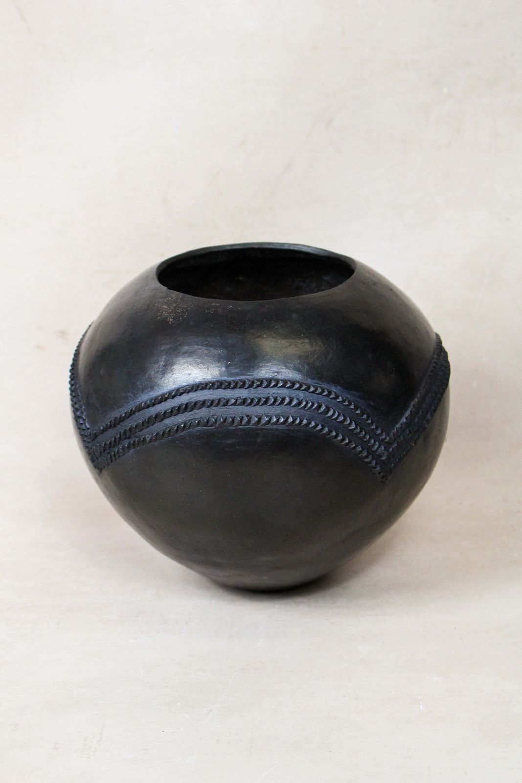 Zulu Pot   163.3, African photo for sale
