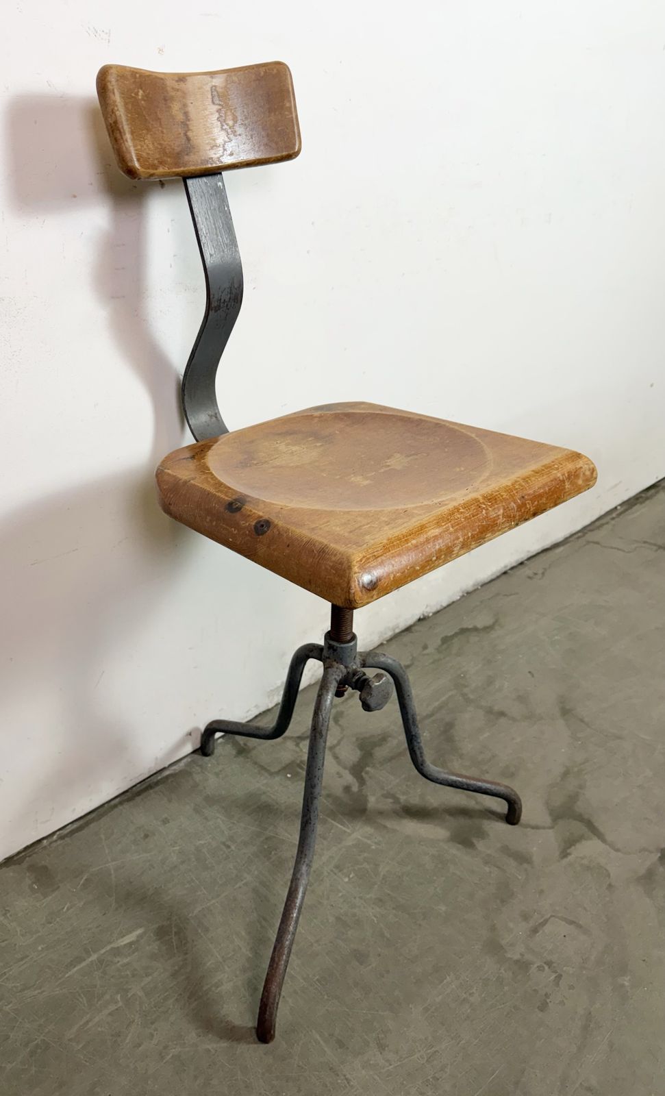 Industrial Factory Swivel Chair, 1950s photo vintage