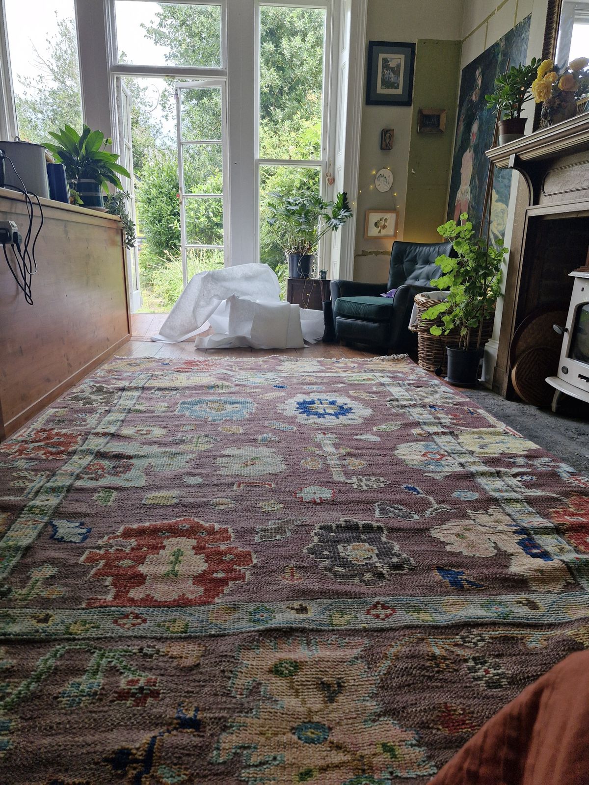 Graham And Green Lyla Hand Knotted Rug 300x200cms. Excellent Condition.