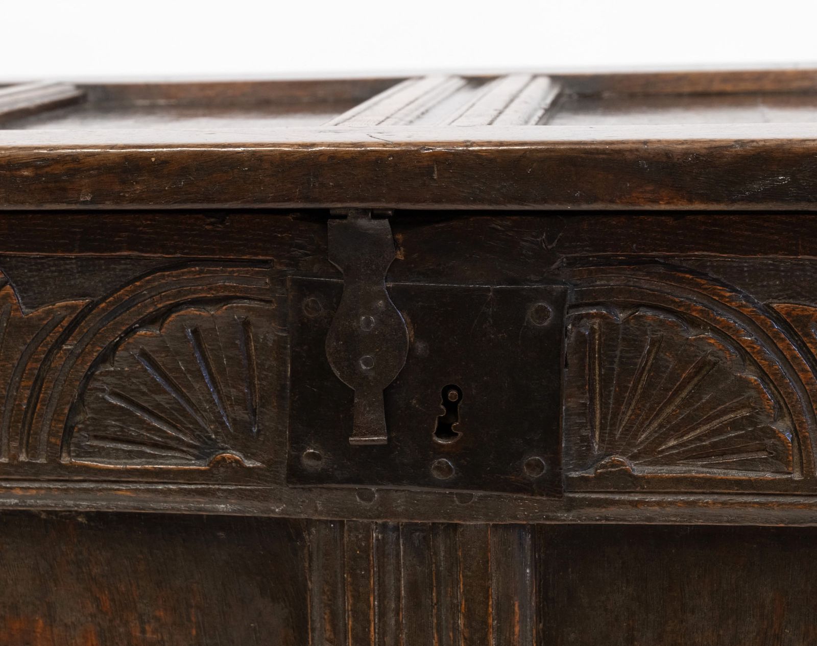 photo vinterior Charles II Oak Panel Coffer Chest Circa 1680