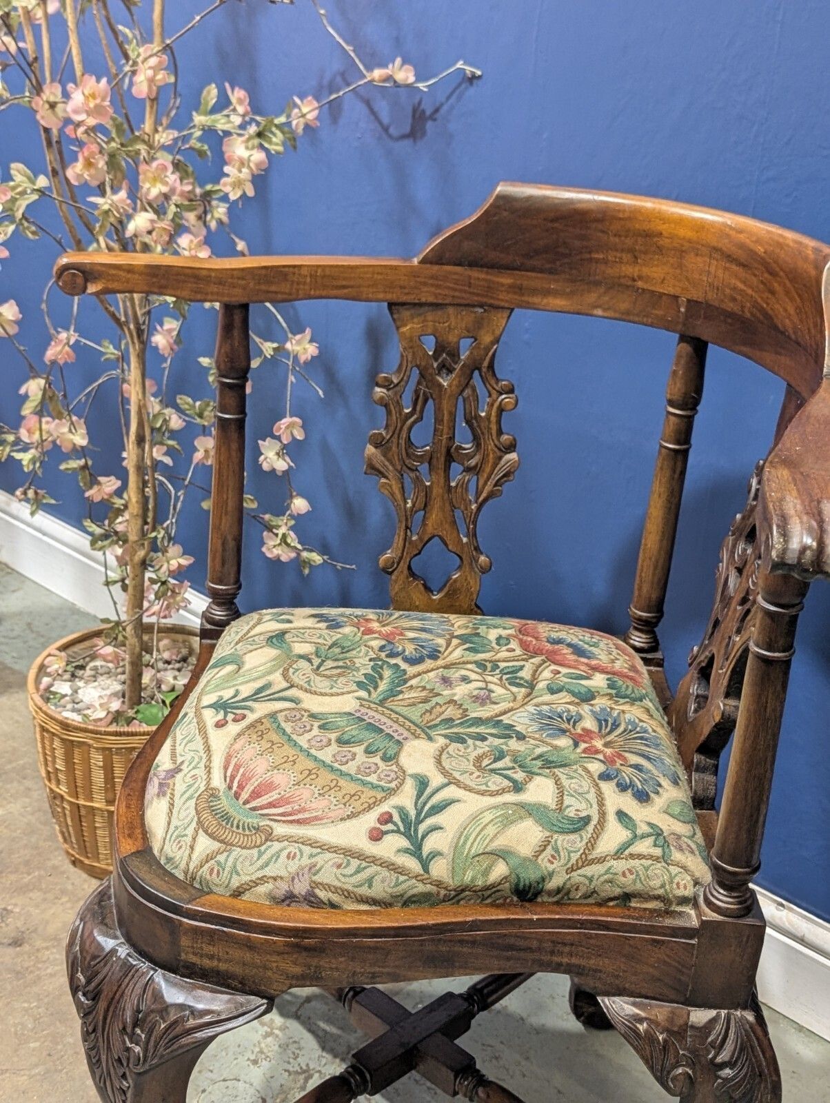 Chippendale Style Mahogany Corner Chair Edwardian Hall Ornate Carved Claw Feet photo Furniture