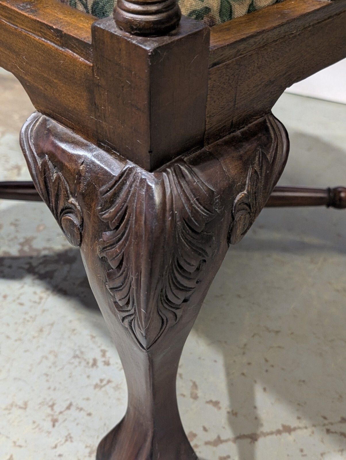 photo vintage Chippendale Style Mahogany Corner Chair Edwardian Hall Ornate Carved Claw Feet