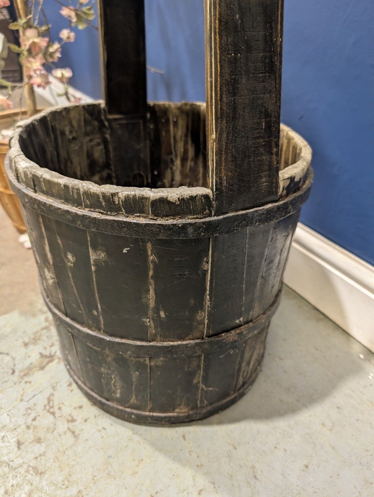 Antique Primitive Wooden Well Water Bucket Plant Pot Ironbound Barrel photo vinterior