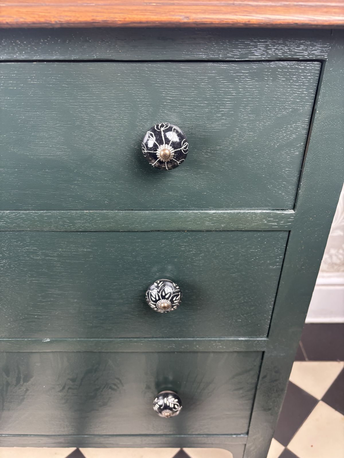 Solid English Oak Chest Of Drawers photo 415.0