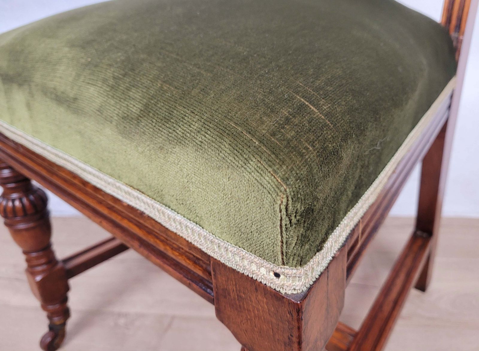 290.0 Victorian Hall Chair Oak Upholstered Foliate Carvings Castors photo