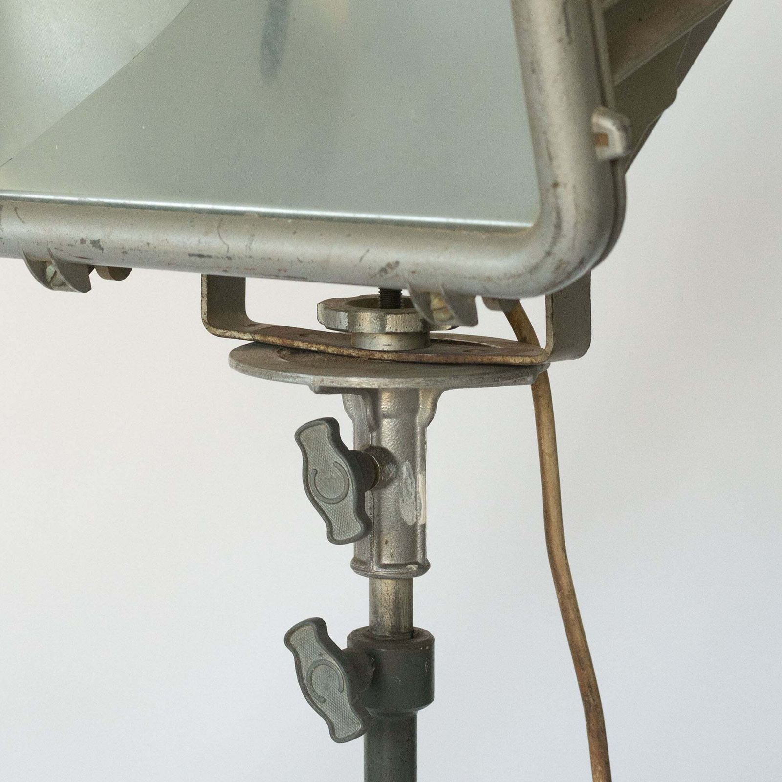 Industriële Driepoot Vloerlamp, Ca. Jaren 1950 photo buy