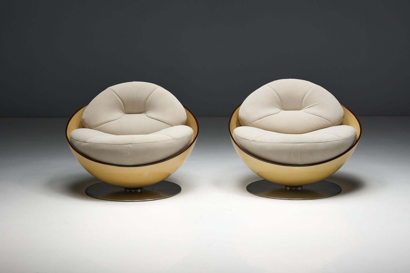 photo vinterior Esfera Lounge Chairs By Ricardo Fasanello, Brazil, Late 1960s