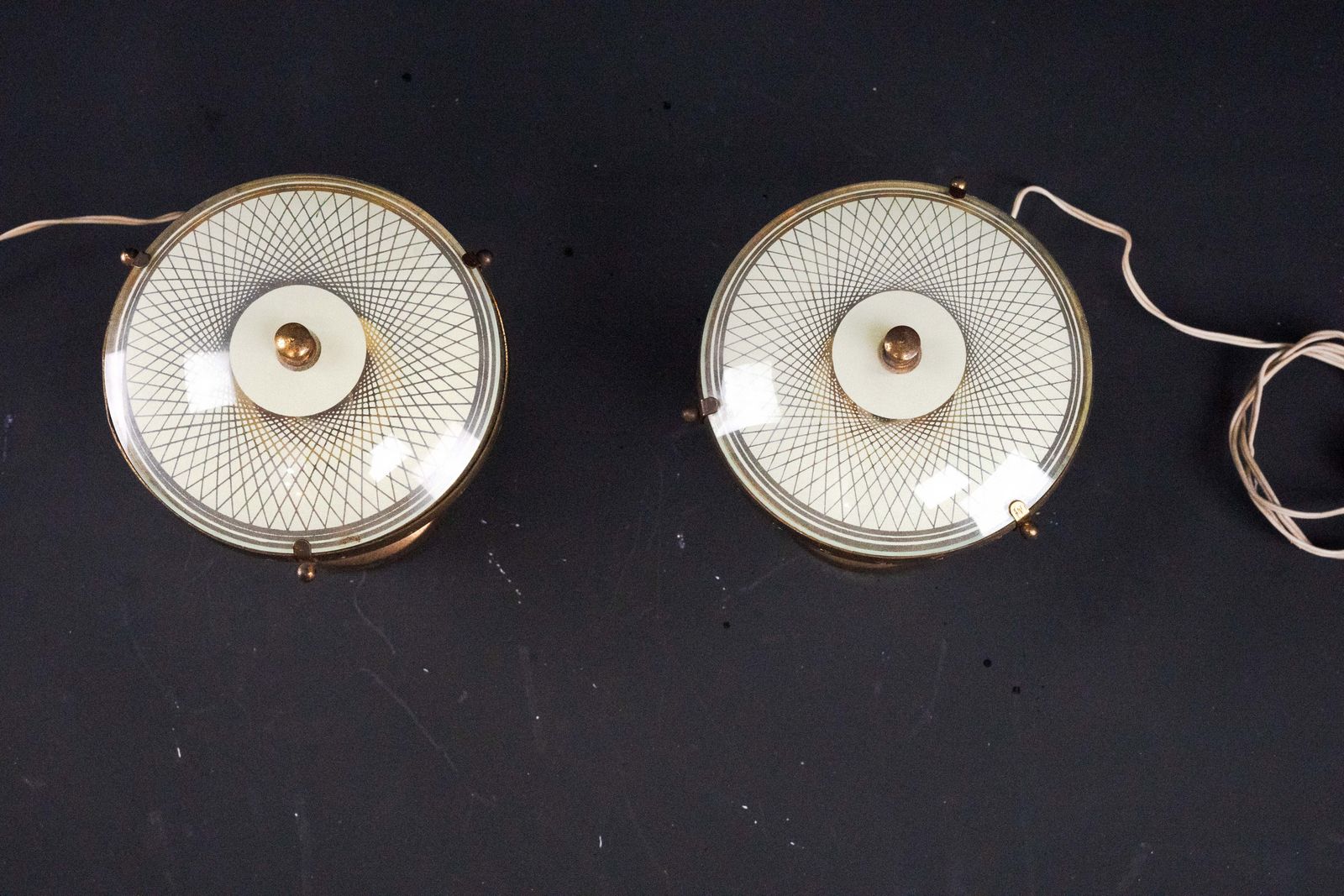 Rare Pair Of Bedside Lamps In Curved Glass Attributed To Pietro Chiesa. Italy 1950s photo Lighting