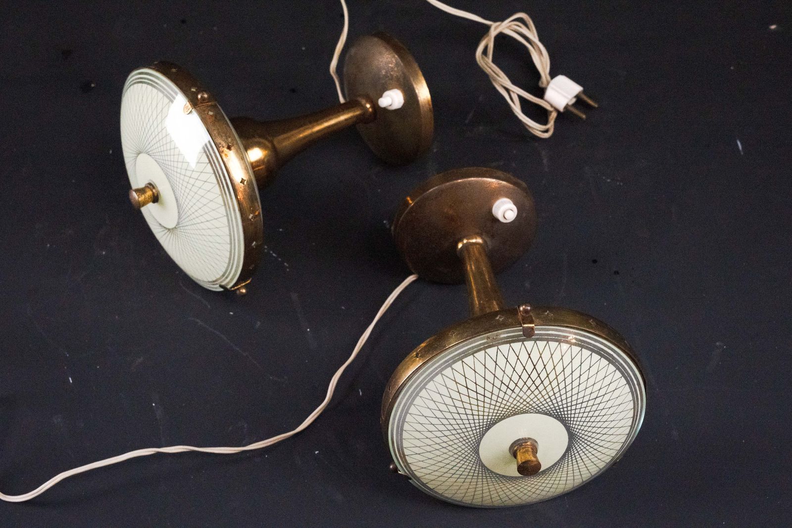 Rare Pair Of Bedside Lamps In Curved Glass Attributed To Pietro Chiesa. Italy 1950s photo buy