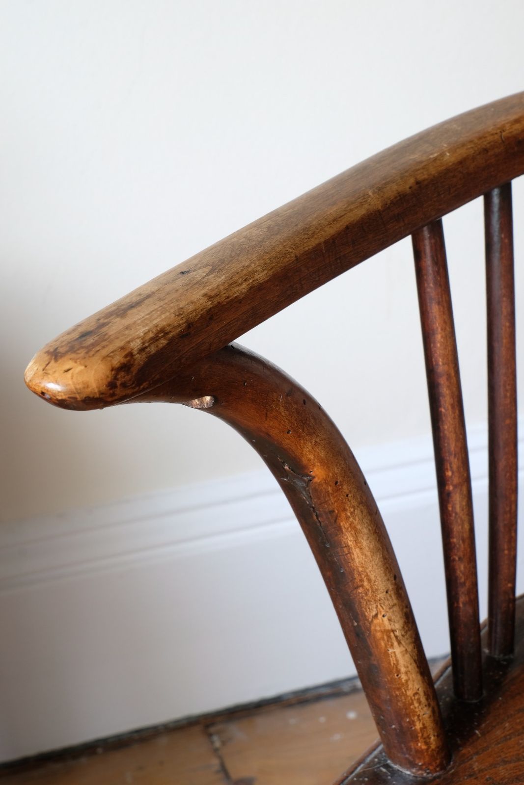 500.0 19th Century Windsor Wheelback Armchair In Ash & Elm (Circa 1860) photo
