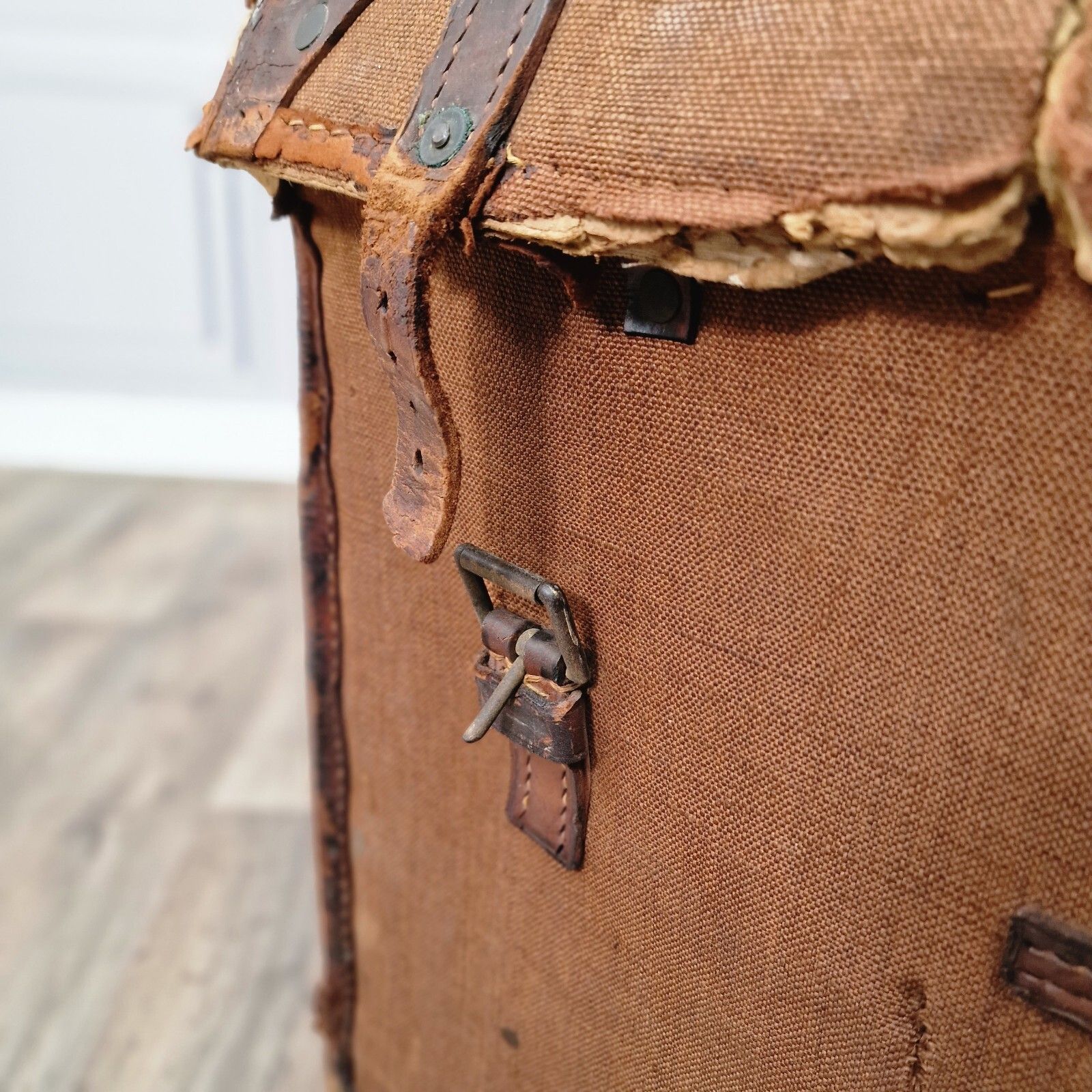photo vinterior Antique Vintage  Travel Trunk Geo. Perry Of Dublin Domed Storage Steamer Chest