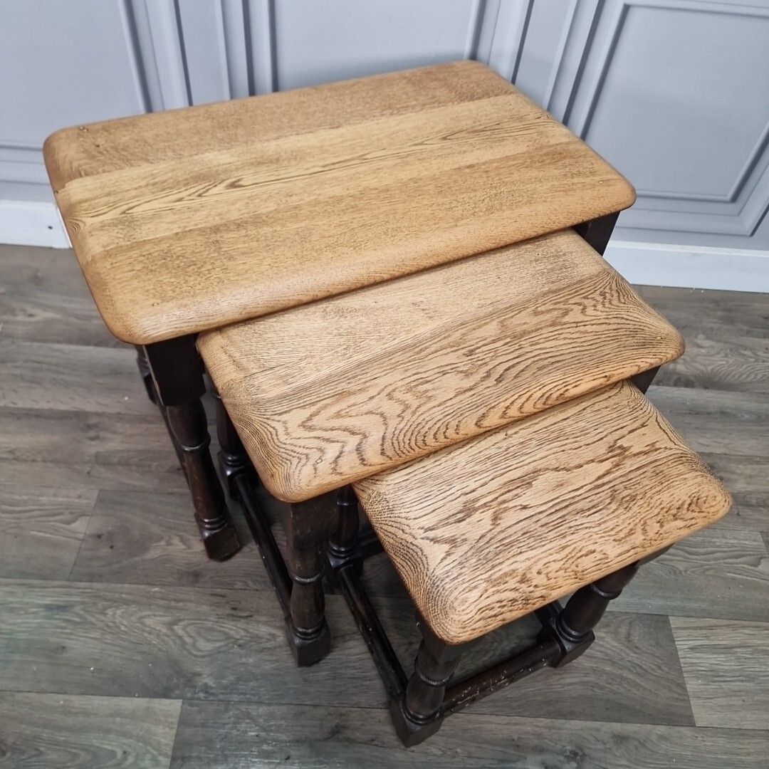 Vintage Nest Of Tables 3 Solid Oak Wooden Coffee Side Lamp Turned Wood Retro photo Furniture