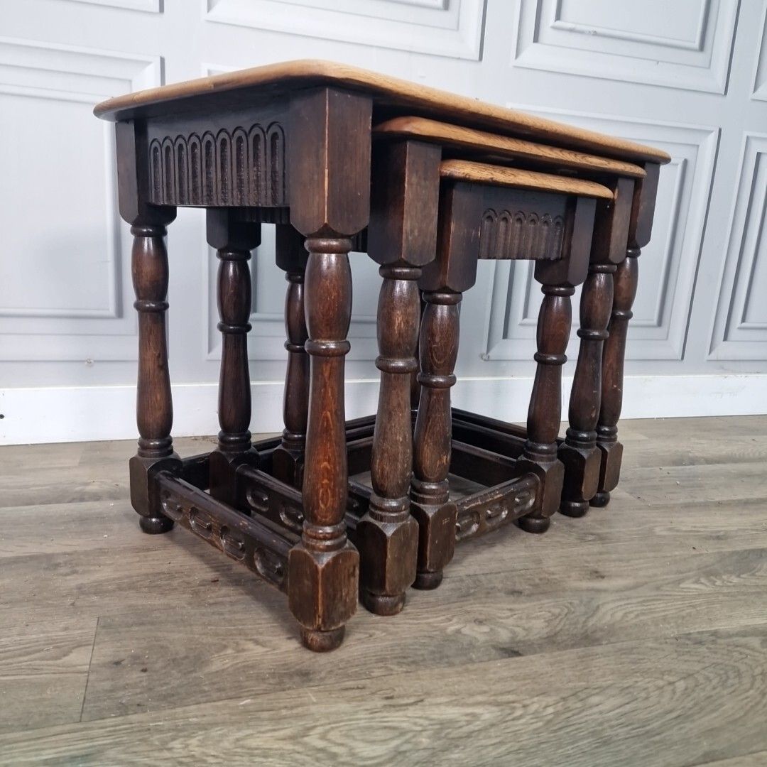 Vintage Nest Of Tables 3 Solid Oak Wooden Coffee Side Lamp Turned Wood Retro photo vinterior