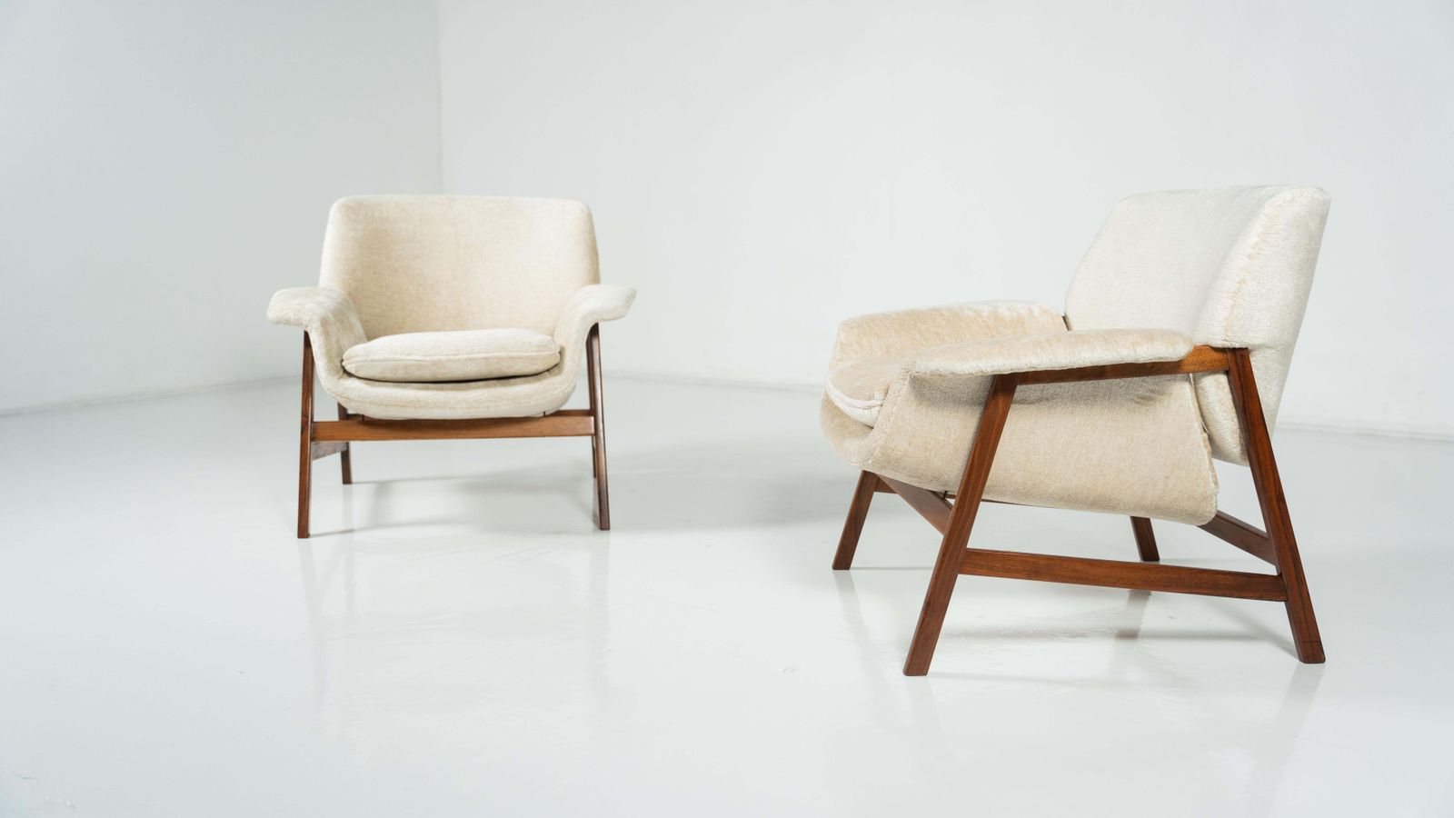 Pair Of Armchairs "849 " By Gianfranco Frattini For Cassina, 1960s photo Furniture