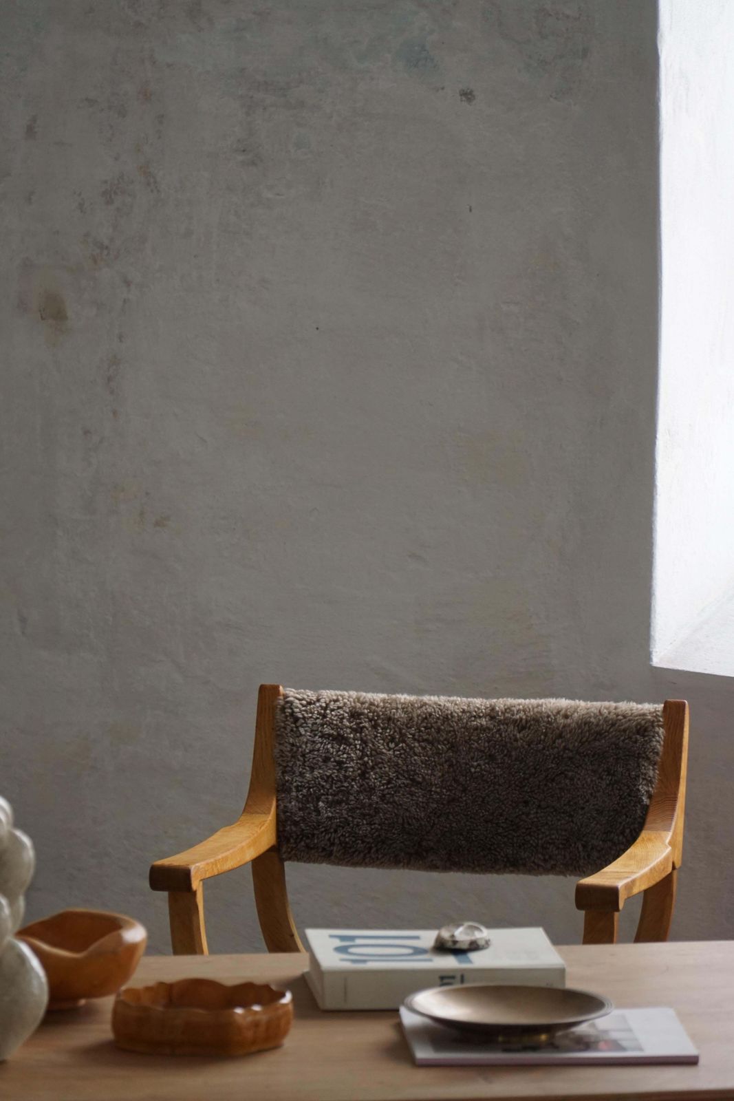 "Kurul" Armchair In Oak & Lambswool, Henning Kjærnulf, Mid Century Modern, 1960s photo vinterior