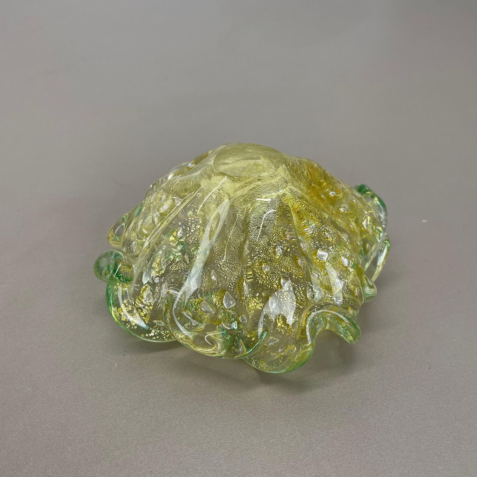 photo vinterior Murano Glass "Flakes" Bowl Element Shell Ashtray By Barovier + Toso, Italy, 1970