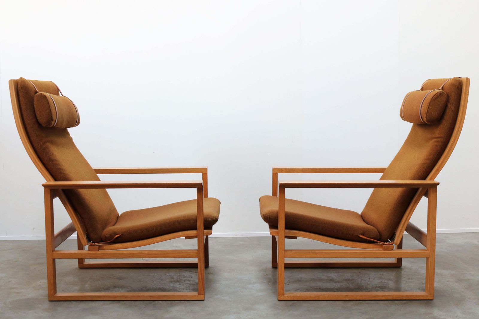 Furniture Rare Pair Of Model 2254 Lounge Chairs By Børge Mogensen With Ottomans 1950s Wool photo