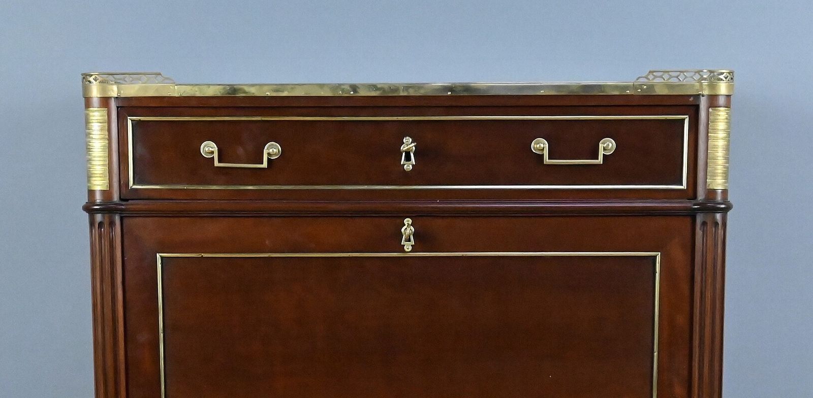 Mahogany Secretary Desk, Louis XVI Period – Late 18th Century photo vinterior