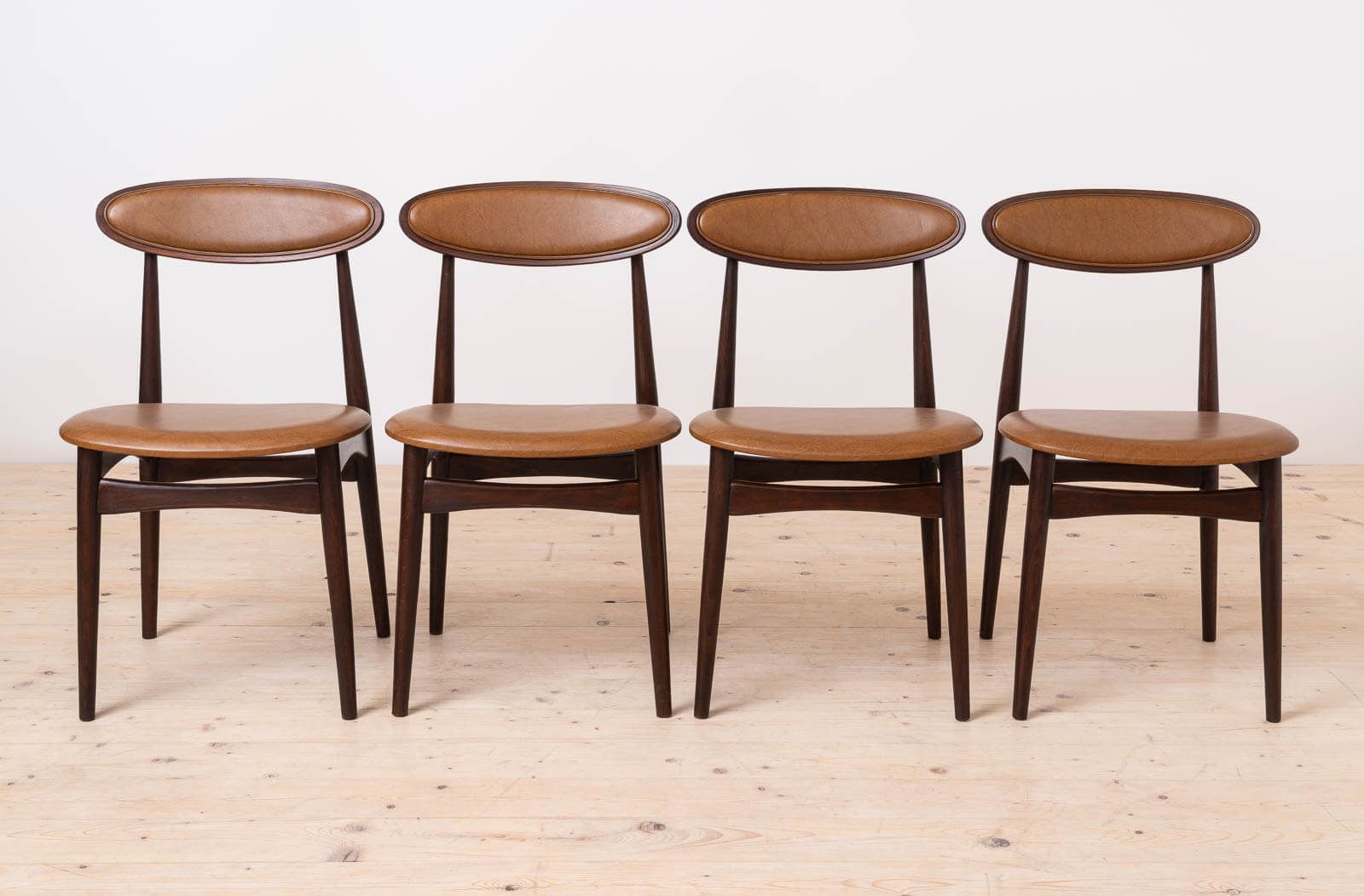 Mid Century Modern Dining Set, Round Table With 4 Fredrik Kayser Chairs No. 125b photo buy