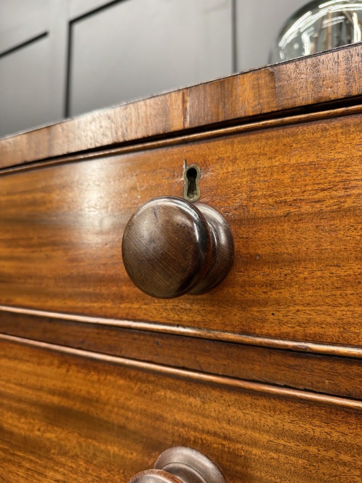 photo furniture Antique Victorian Mahogany Chest Of Drawers Hobbs & Co / Bedroom Storage