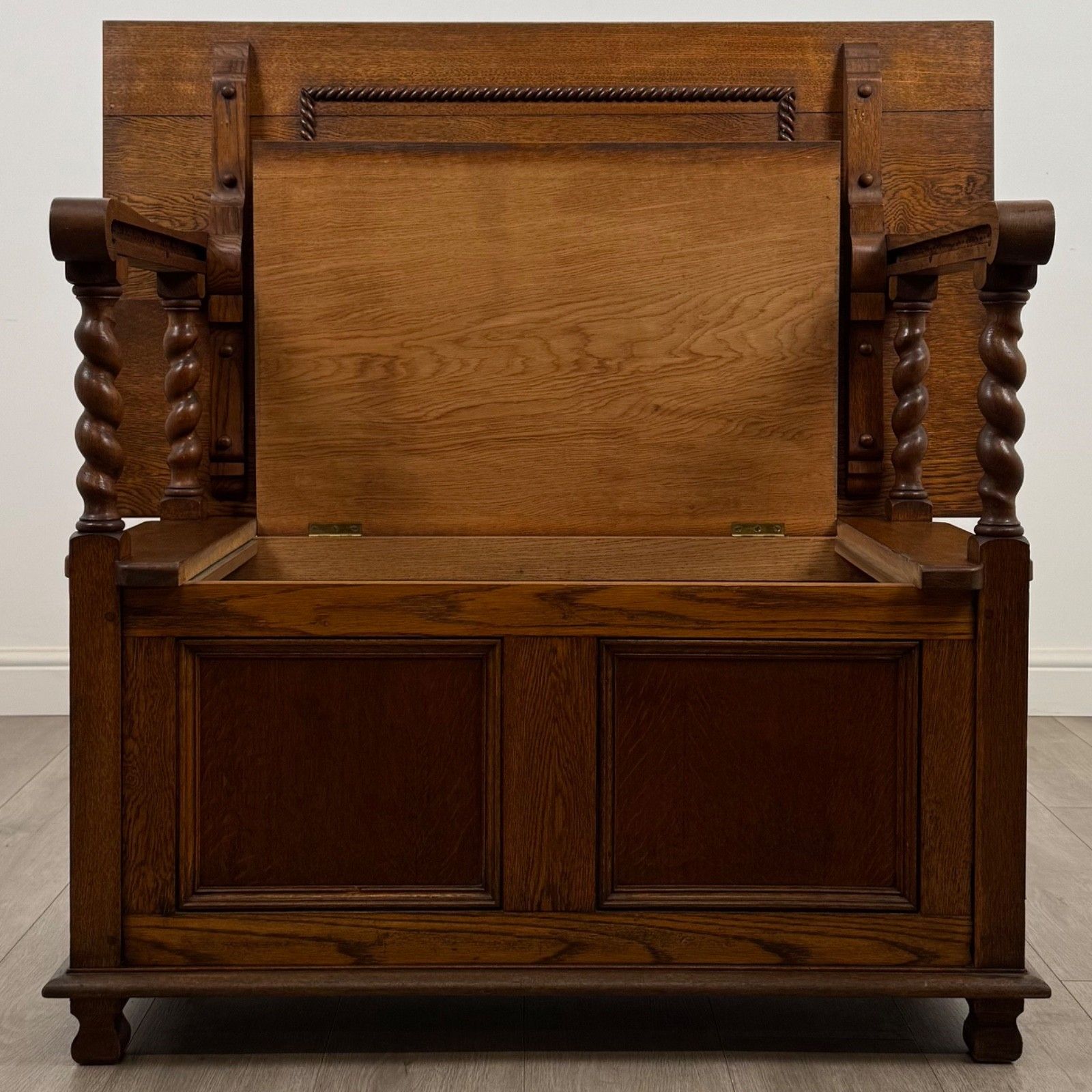 Antique 20th Century Good Quality Monks Bench In Golden Oak photo for sale