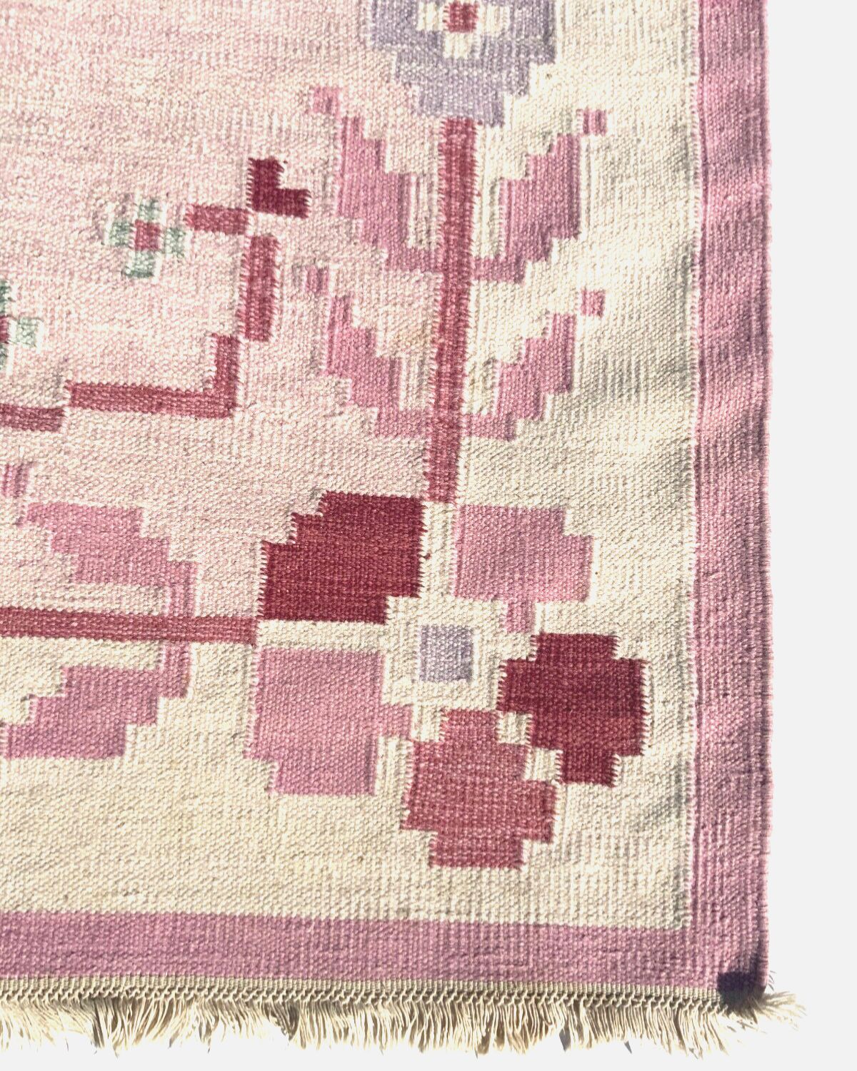 photo furniture Swedish Pink Wool Rug Flat Weave Kilim Rölakan Rug 1960, Large 200cm X 140 Cm