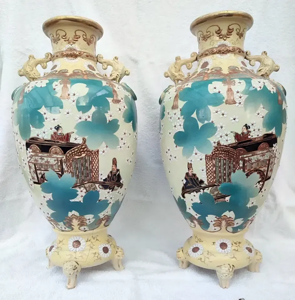 A Pair Of Exceptionally Large Japanese Mirror Vases photo Home Decor