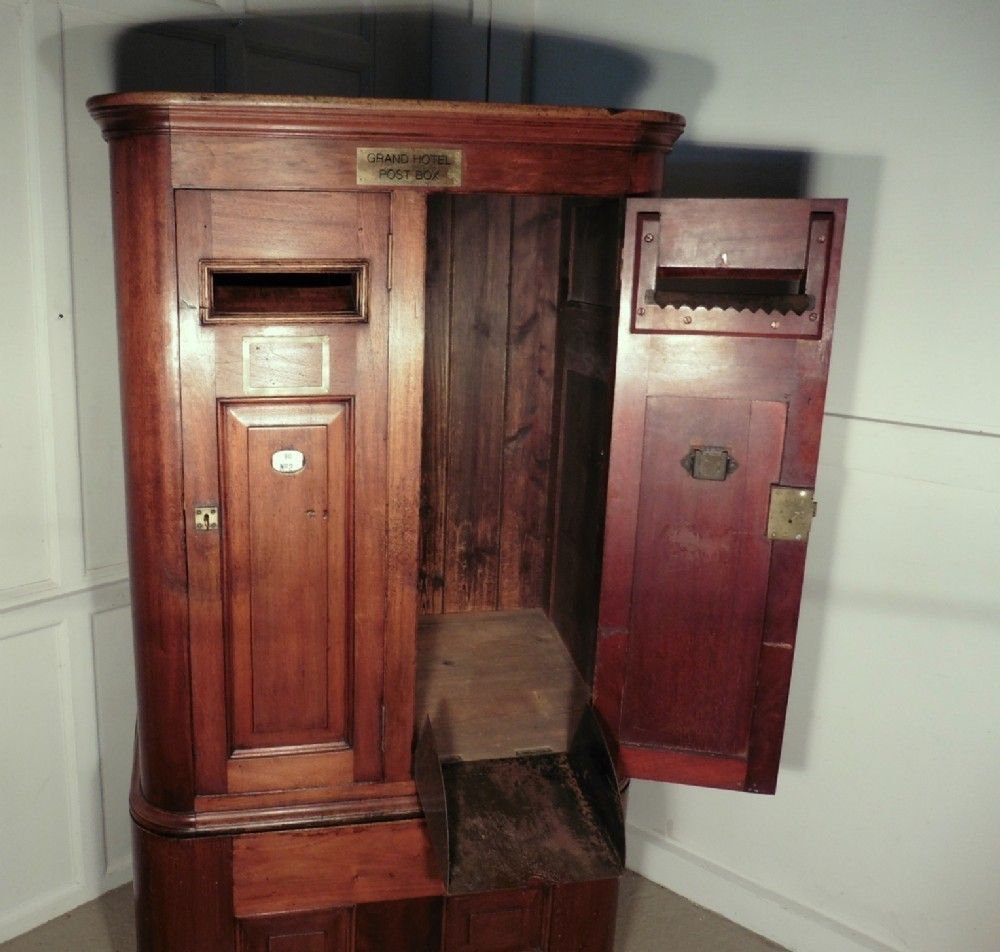 A Large Victorian Hotel Post Box, Country House Letter Box. photo vinterior
