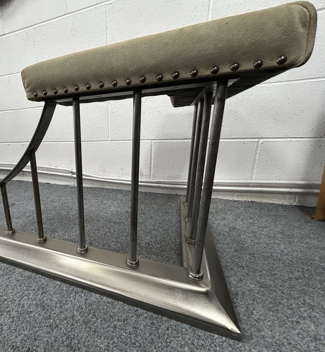 photo furniture Steel Club Fender & Suede Fireside Seat