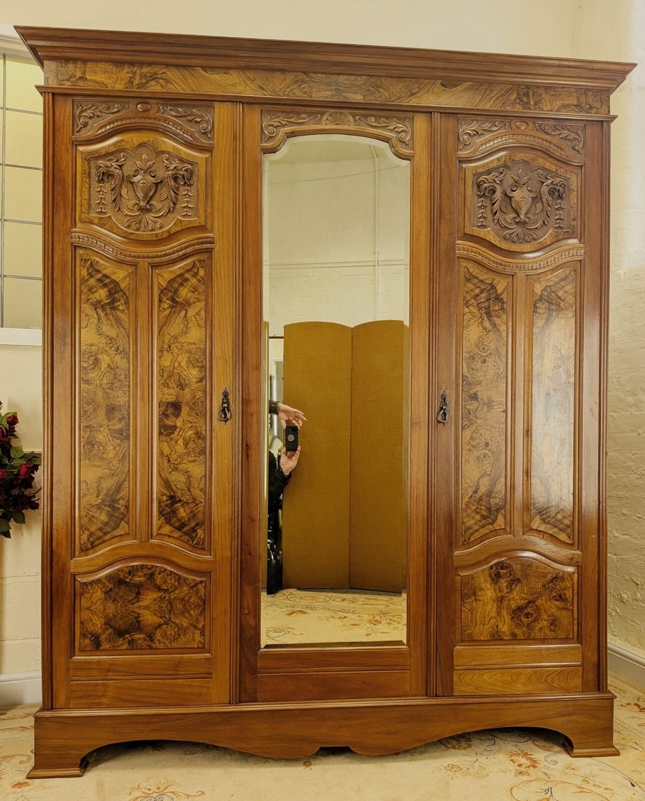 Large Edwardian Walnut & Burr Carved Double Wardrobe photo vintage