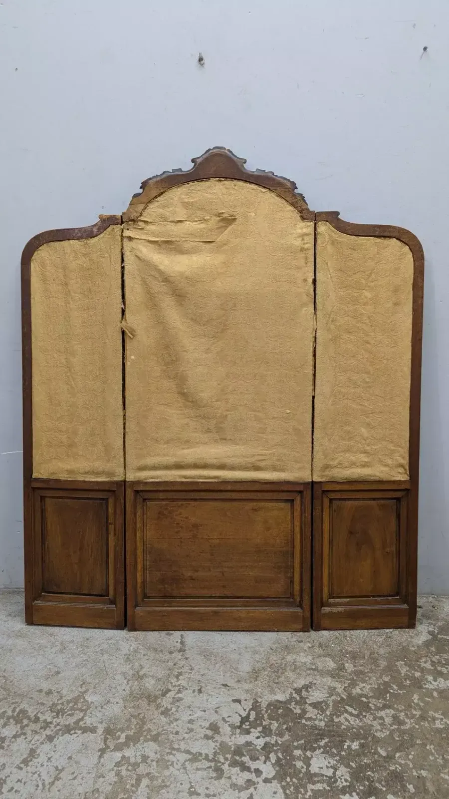 Baroque Screen In Carved Walnut And Fabric photo Home Fixtures
