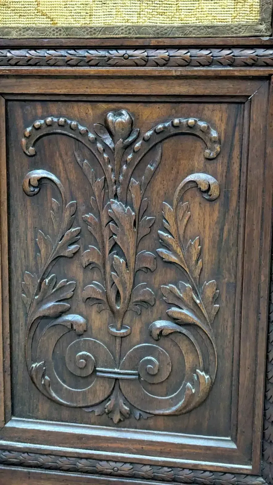 Baroque Screen In Carved Walnut And Fabric photo vinterior