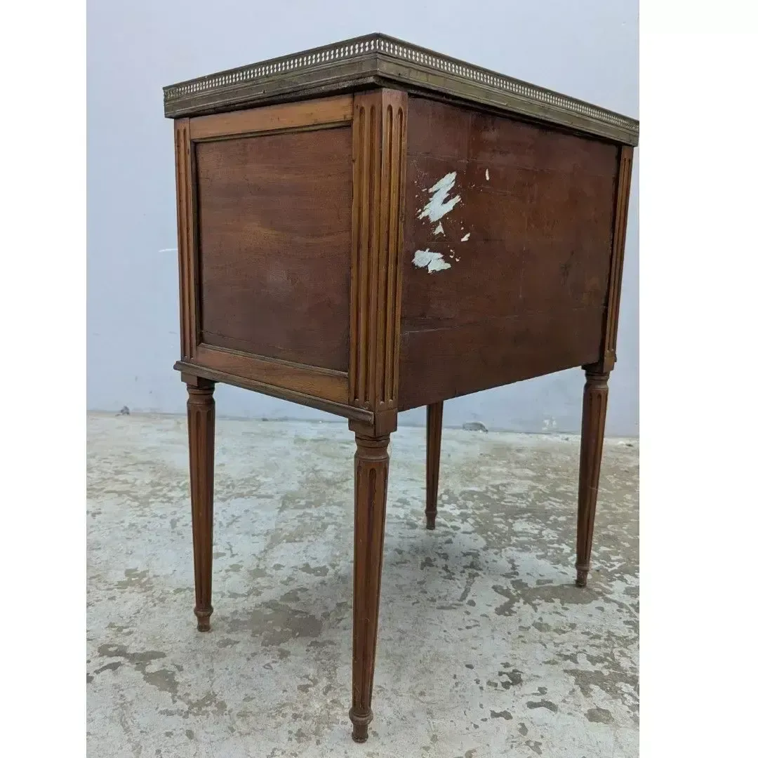 Small Mahogany Chest Of Drawers In The Louis XVI Style photo 1022.0