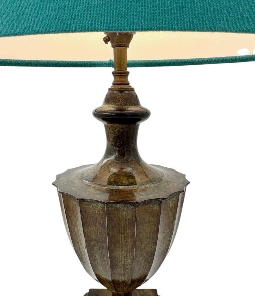 photo vintage A Pair Of 1970s Classical Cast Bronze Lamps With Verdigris Finish And Paw Feet