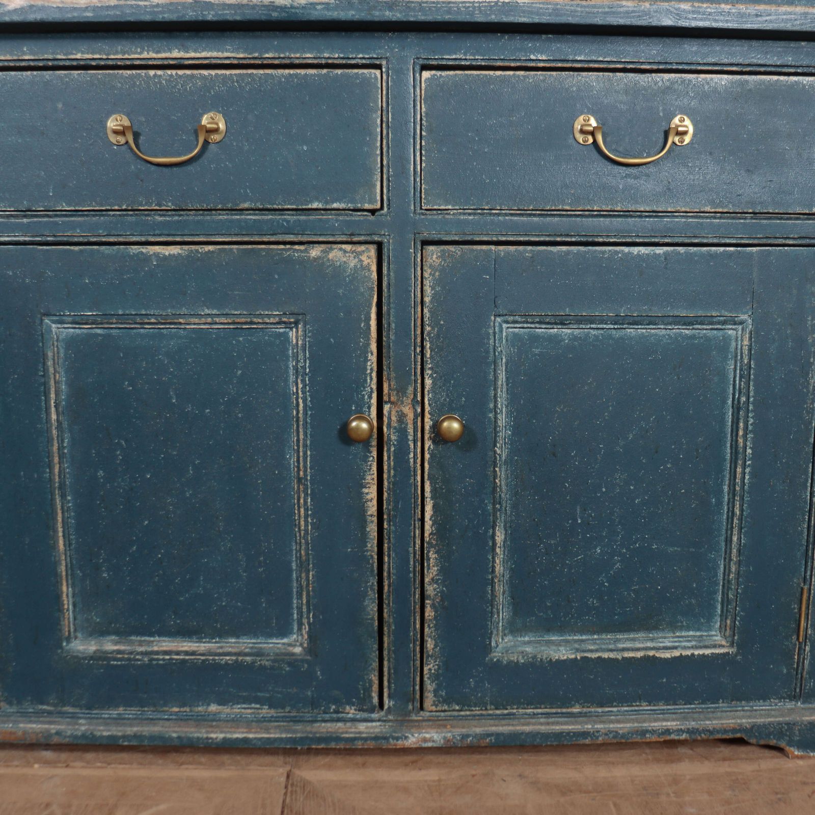 photo furniture English Country House Kitchen Dresser