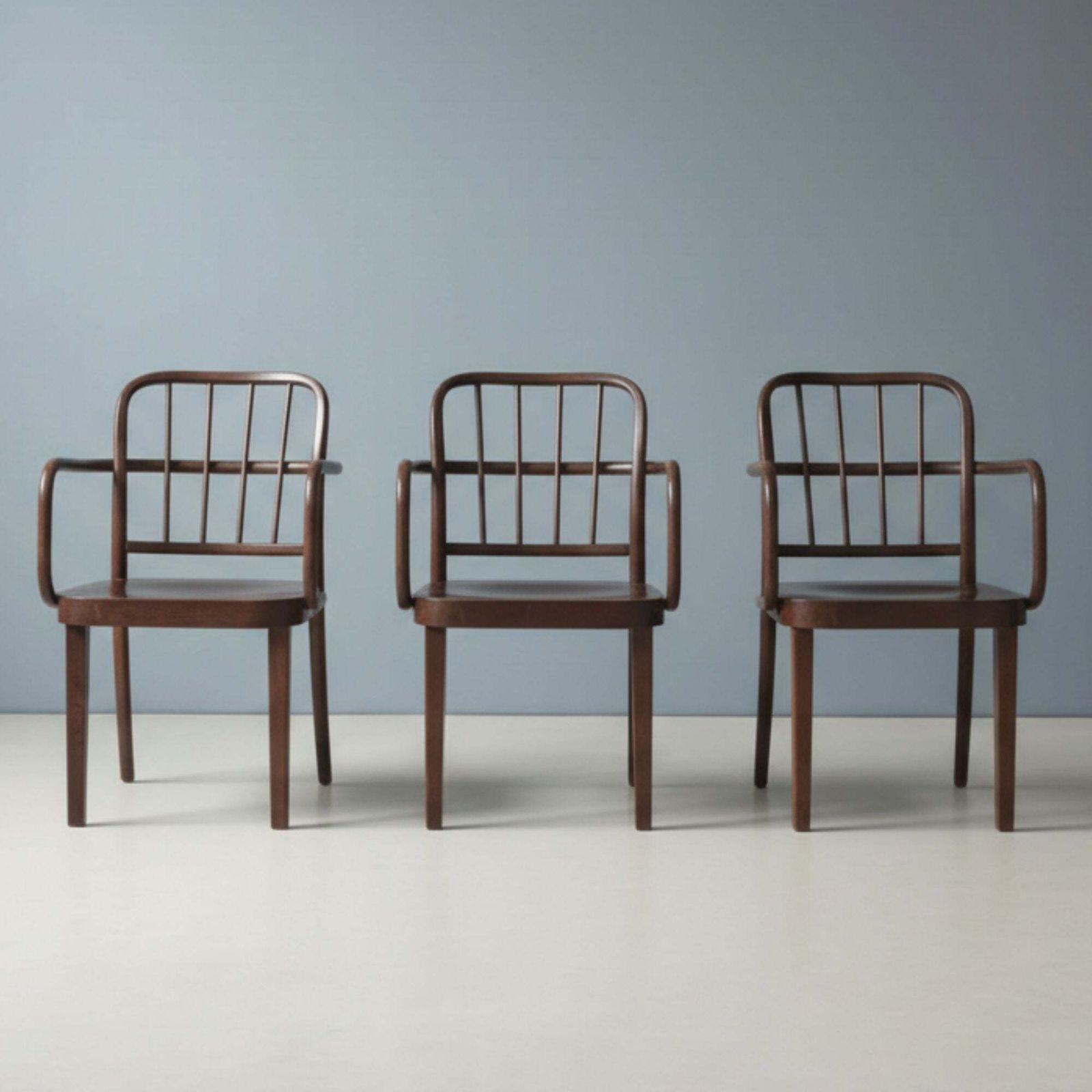 Set Van 3 Gebogen Houten Fauteuils Toegeschreven Aan Josef Hoffmann Voor Thonet, Tsjecho Slowakije, Jaren 1930–1950 photo 1285.0