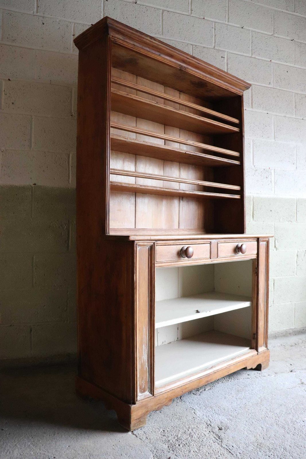 photo vinterior Charming Vintage Stripped Pine Farmhouse Open Dresser With Linen Painted Shelves