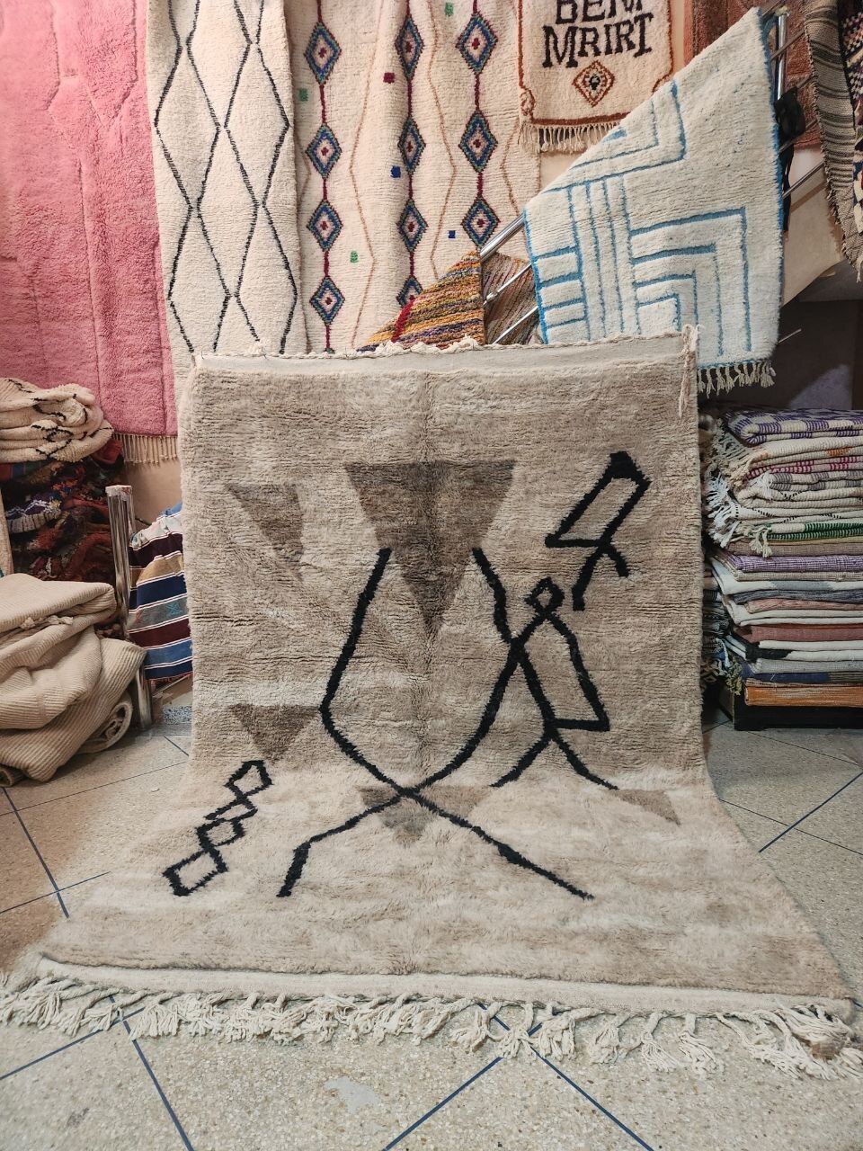 Large Beni Ourain Rug 300x200cm – Handwoven Moroccan Wool – Ivory, Taupe & Black Tribal Symbols – Atlas Berber Carpet