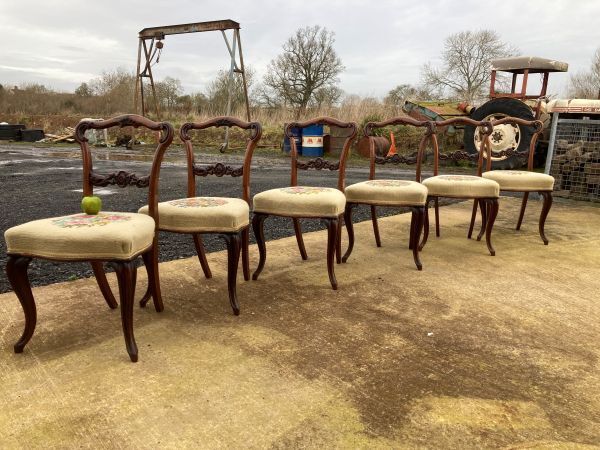 A Fine Set Of 6 Victorian Rosewood Dining Chairs