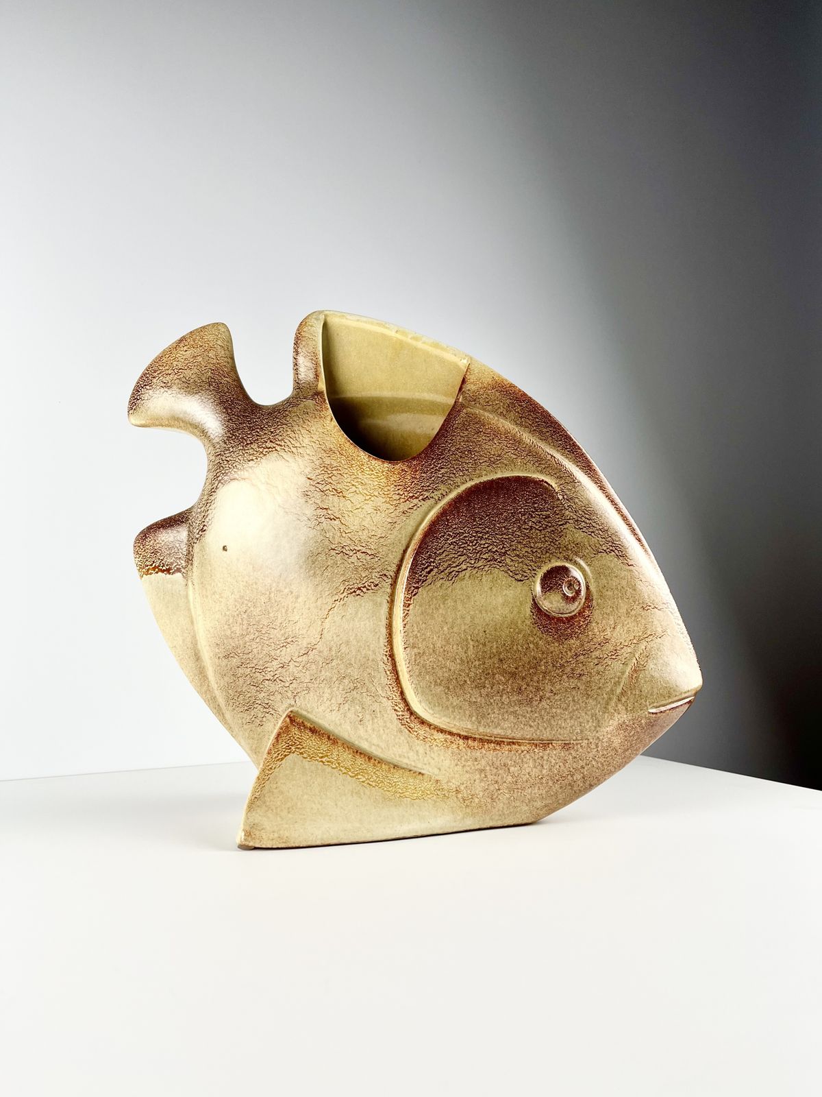 Roberto Rigon For Bertoncello Large Modernist Fish Vase, Italian 1970s photo furniture