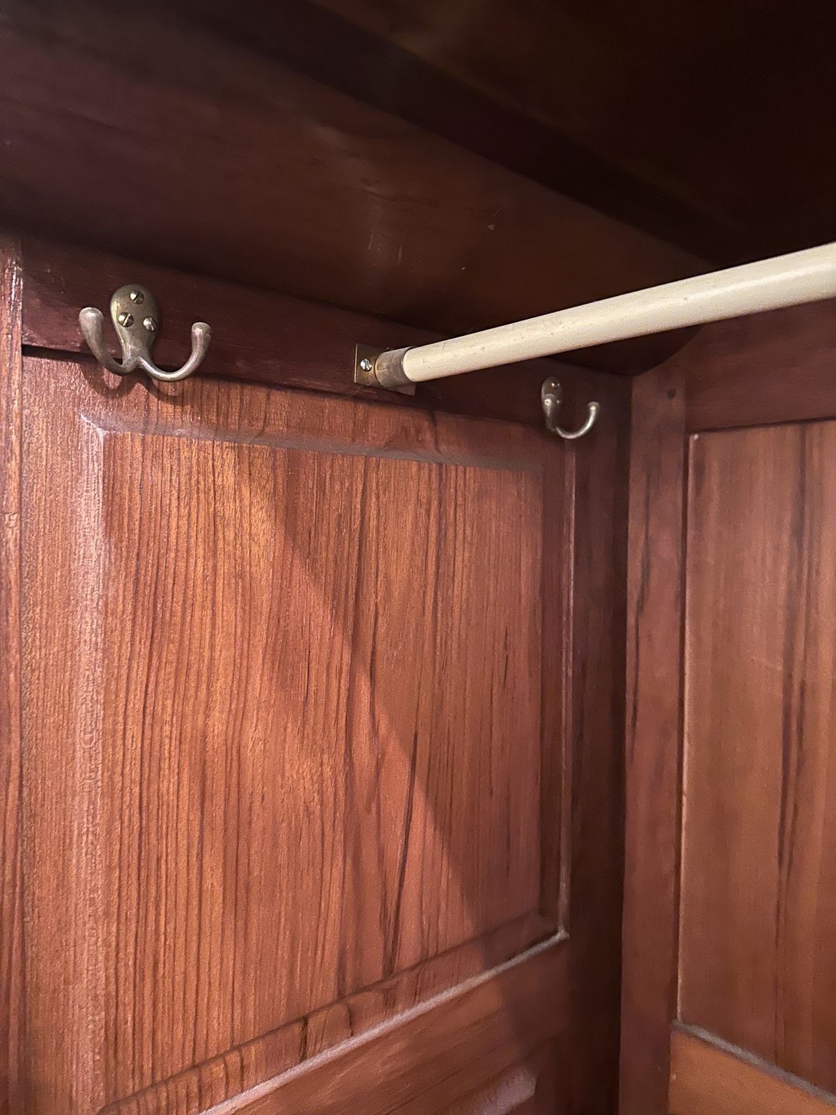 Single Mahogany Wardrobe photo Furniture