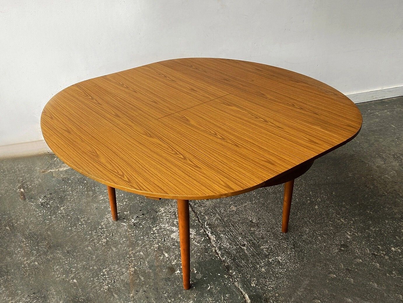 1960’s Mid Century Modern Extending Dining Table By Schrieber Furniture photo 670.0