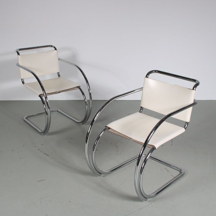Set Of 2 Mies Van Der Rohe Mr20 Chairs In Original White Leather