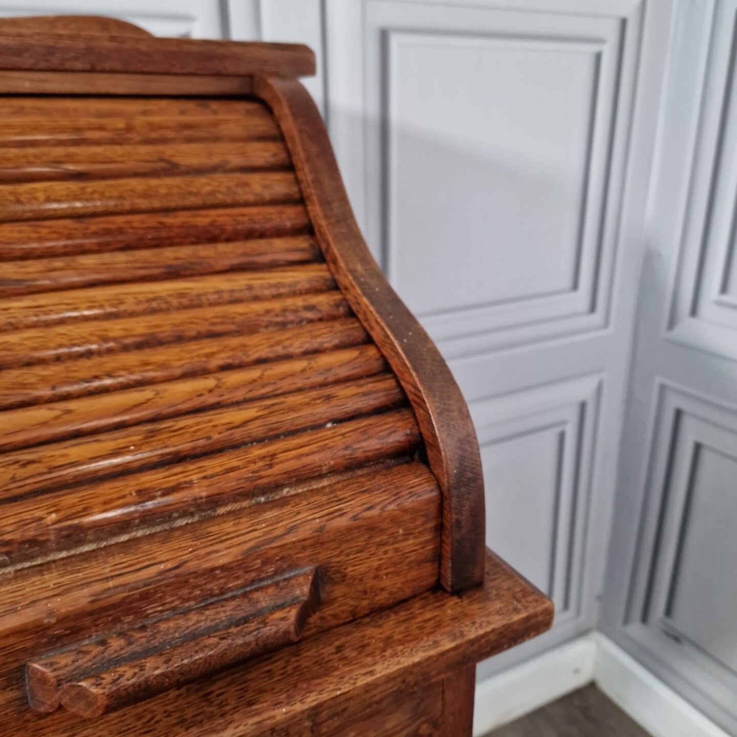 photo vintage Antique Roll Top Desk Edwardian Oak Bureau With Tambour Door Single Drawers