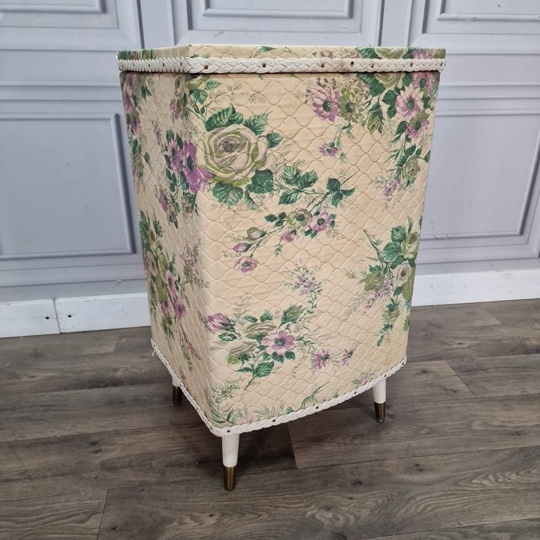 Vintage Floral Laundry Basket – Quilted Vinyl – Retro Linen Basket – Storage Box
