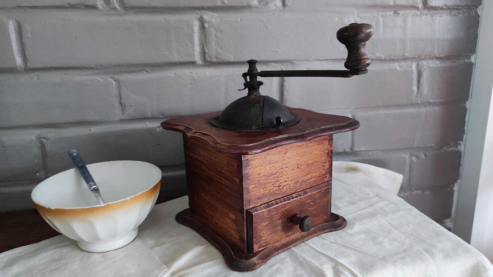 Large Antique Wooden Manual Coffee Grinder, French Counter Spice Mill photo Home Decor