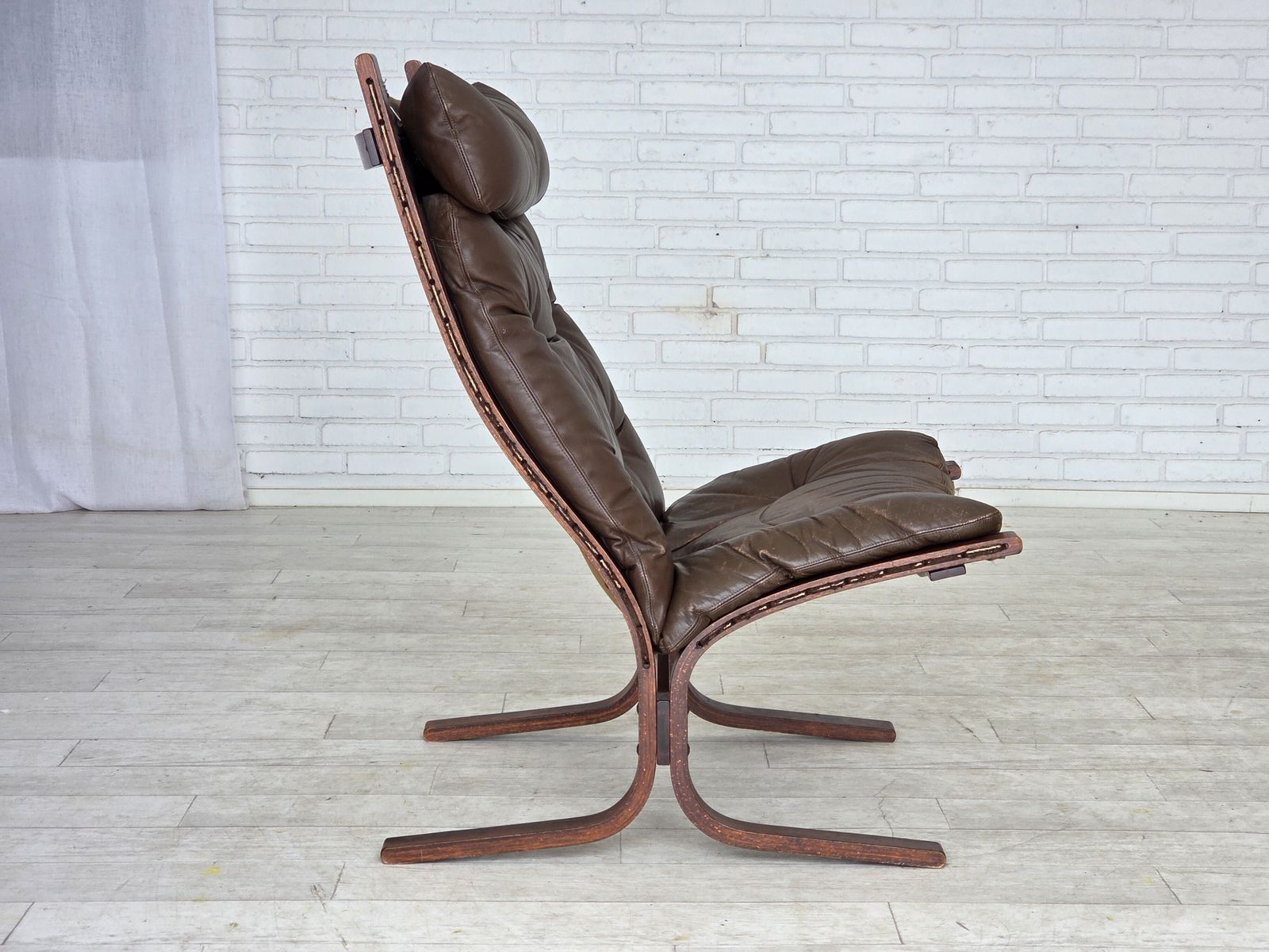 photo furniture 1970s, Norwegian Design By Ingmar Relling, Lounge Chair, Model "Siesta".