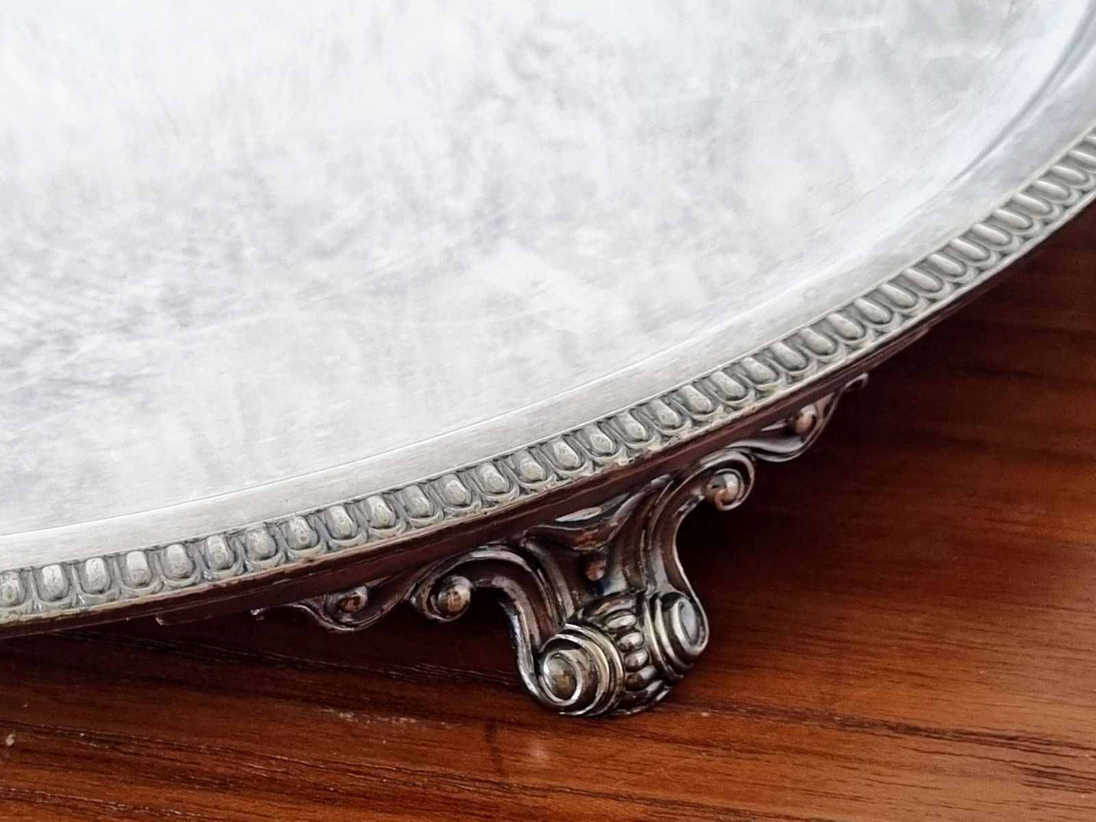 photo vintage Large Heavy Antique Silver Plated Footed Salver, Z Barraclough And Sons Leeds, English Serving Tray 1890s